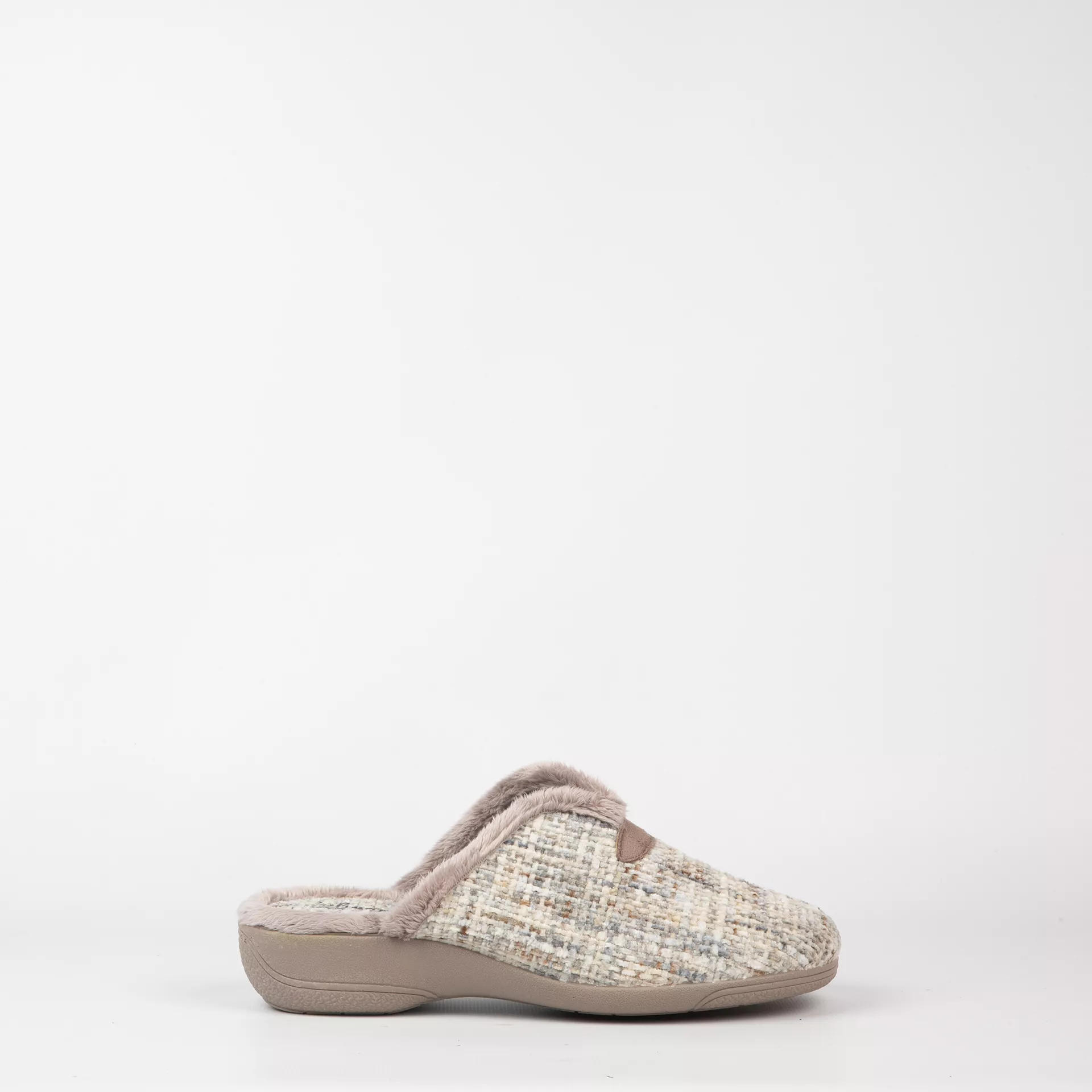Zapatilla de Casa Cabrera 5646 Beige